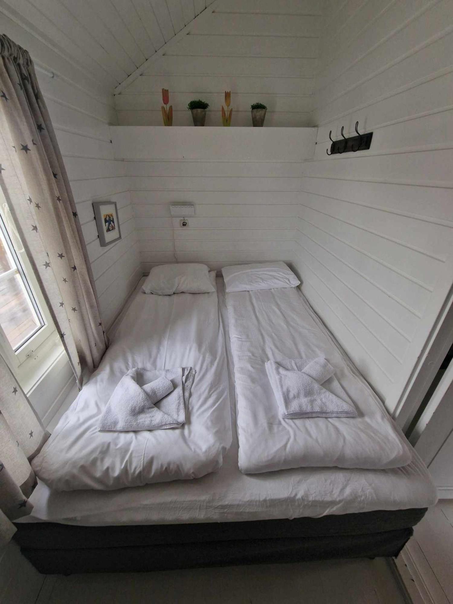 Waterfront Twin Cabin Stamsund Exterior photo